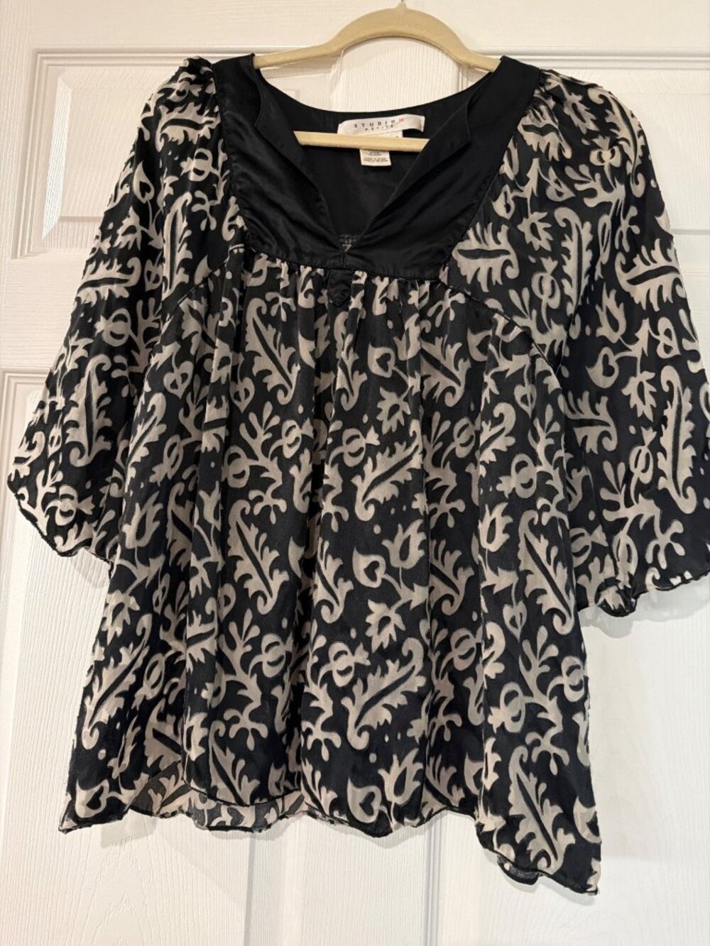 Studio M Petite Black & Beige Floral Blouse MP Rayon & Silk Blend